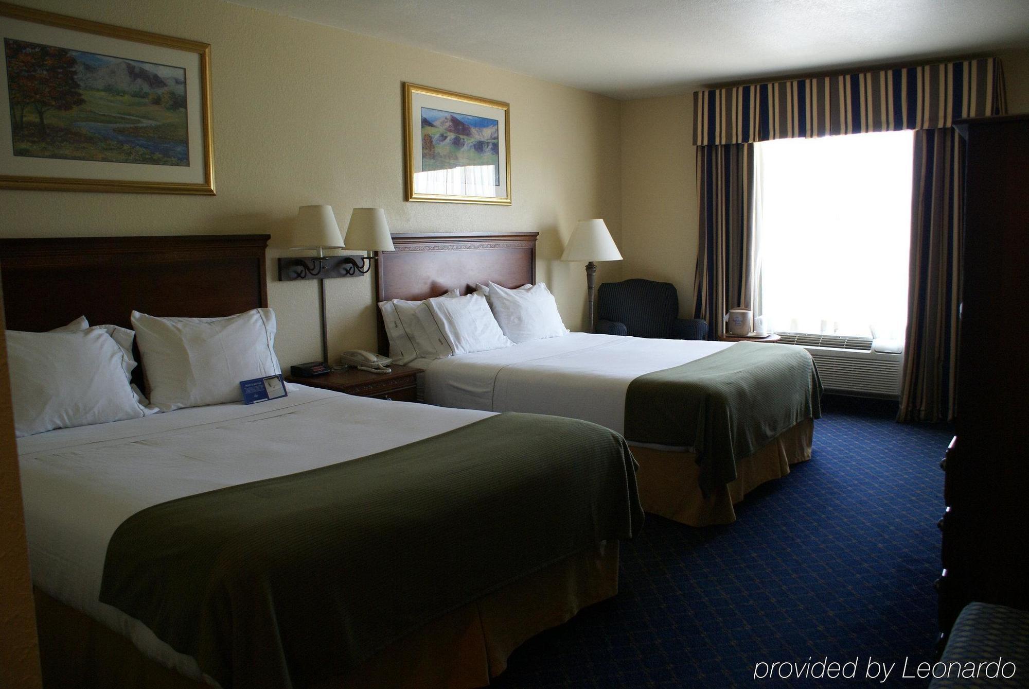 Holiday Inn Express Hotels & Suites Mountain Home By Ihg Ruang foto