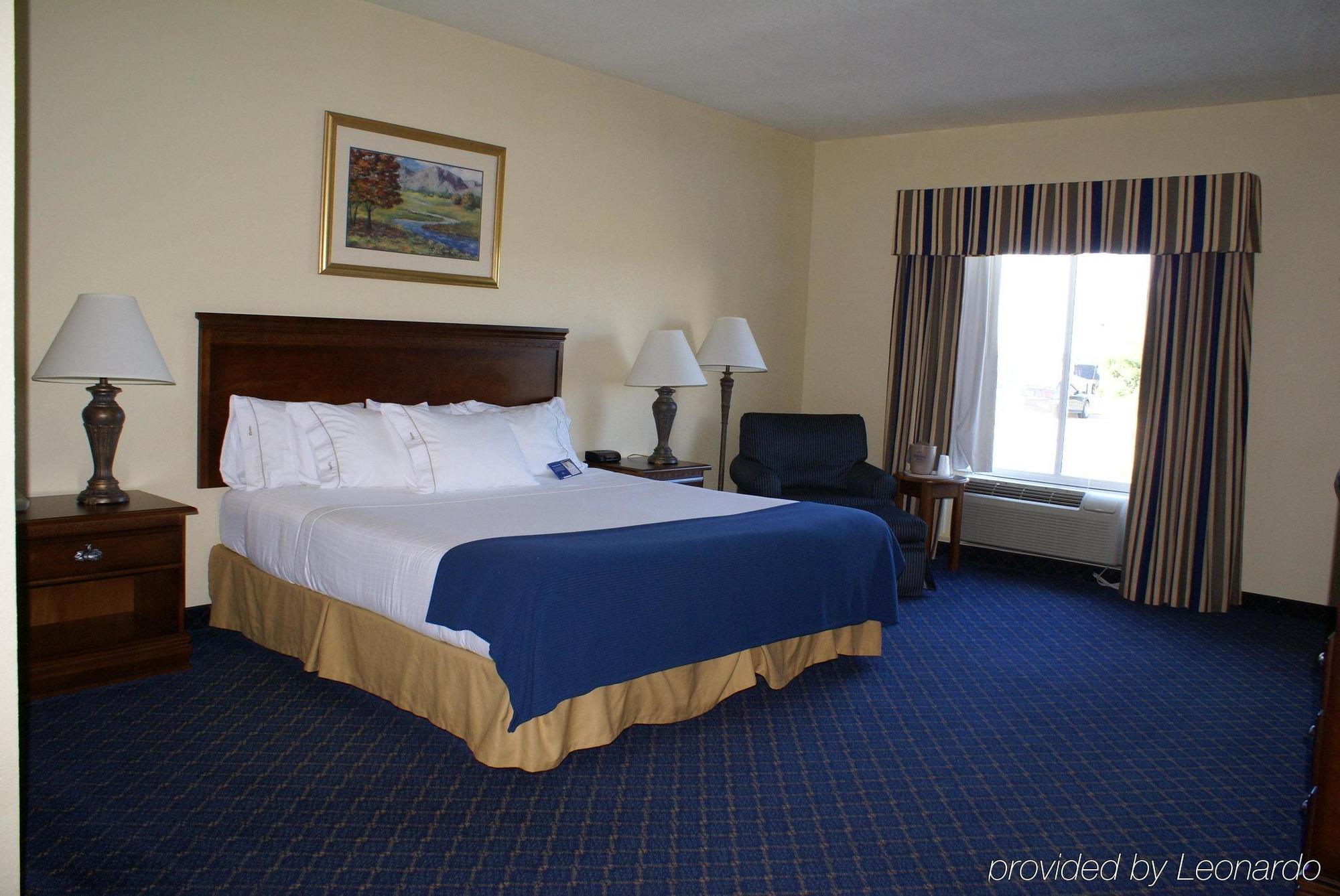 Holiday Inn Express Hotels & Suites Mountain Home By Ihg Ruang foto